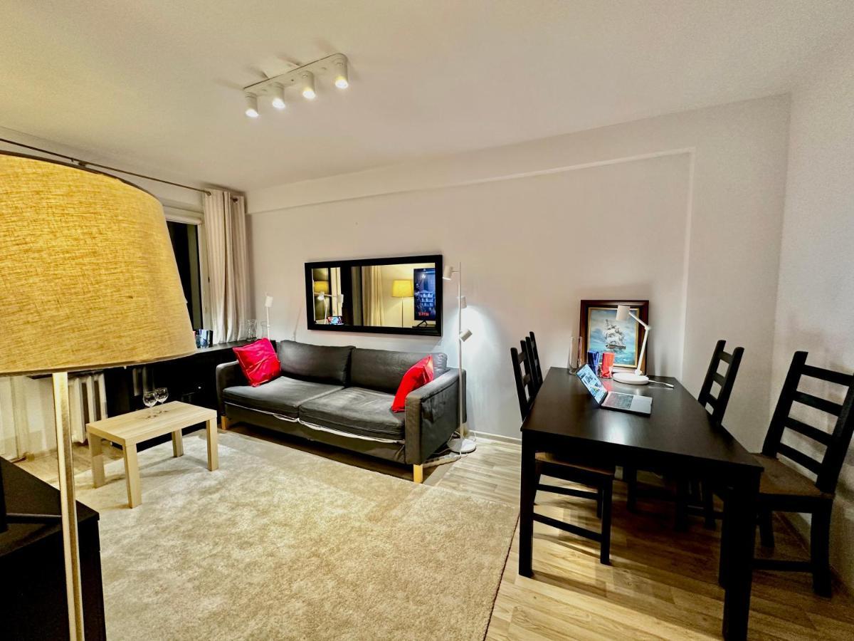 Decor 3 Metro Fast Wifi 1gbs 80'tv Hbo Appletv Apartment