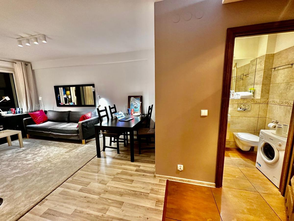 Apartment Decor 3 Metro Fast Wifi 1gbs 80'tv Hbo Appletv *