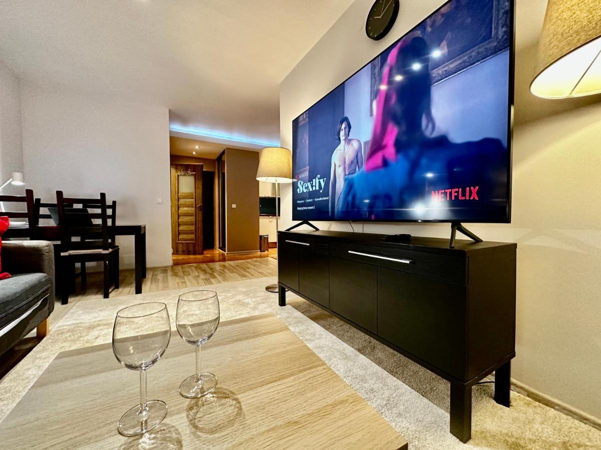 Apartment Decor 3 Metro Fast Wifi 1gbs 80'tv Hbo Appletv
