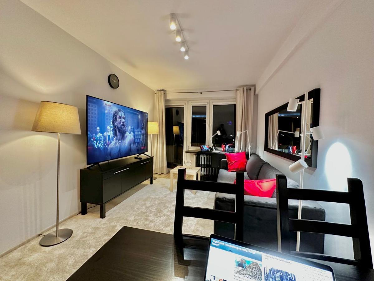 Decor 3 Metro Fast Wifi 1gbs 80'tv Hbo Appletv Warsaw
