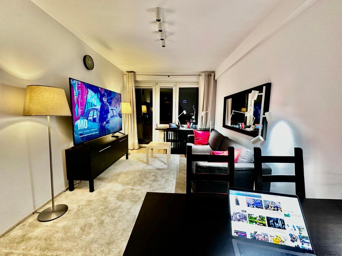 Decor 3 Metro Fast Wifi 1gbs 80'tv Hbo Appletv Warsaw