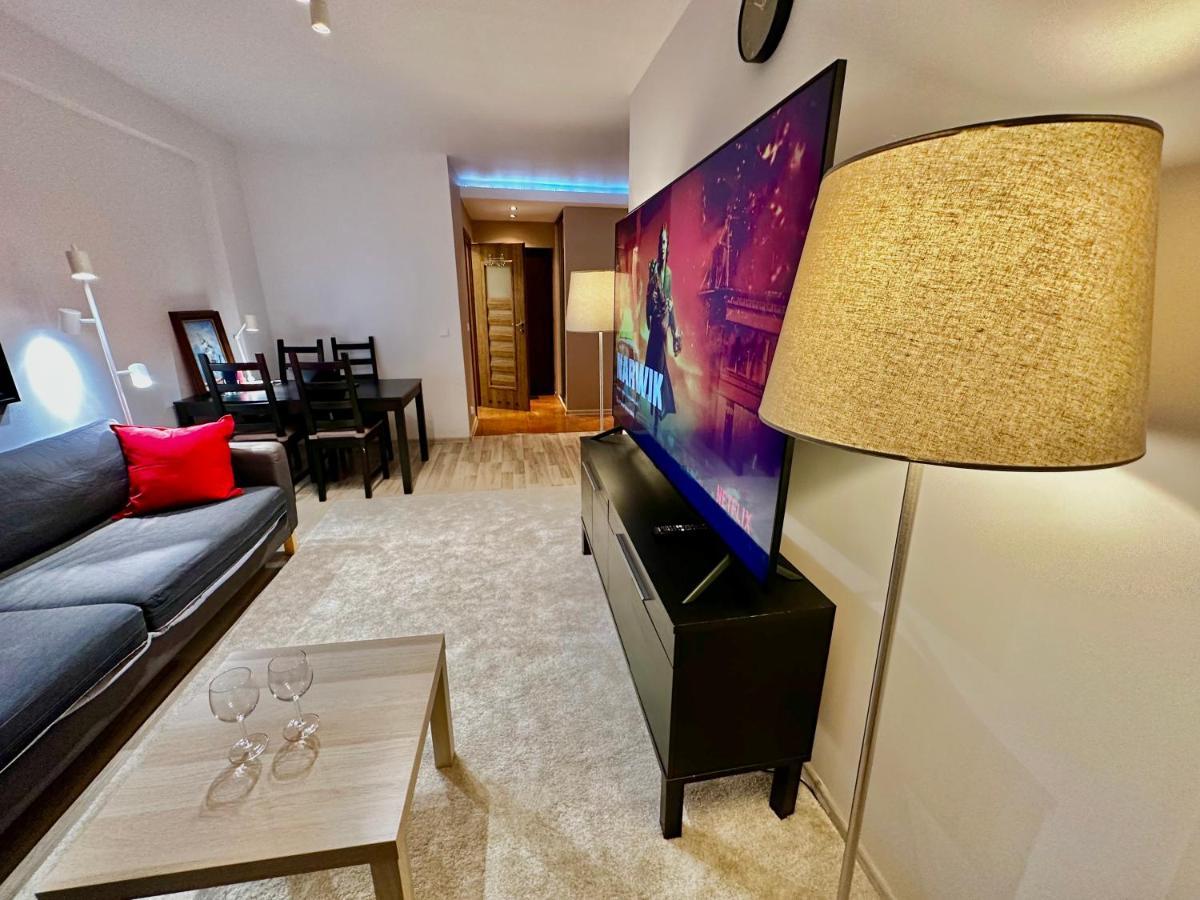 Decor 3 Metro Fast Wifi 1gbs 80'tv Hbo Appletv Apartment *