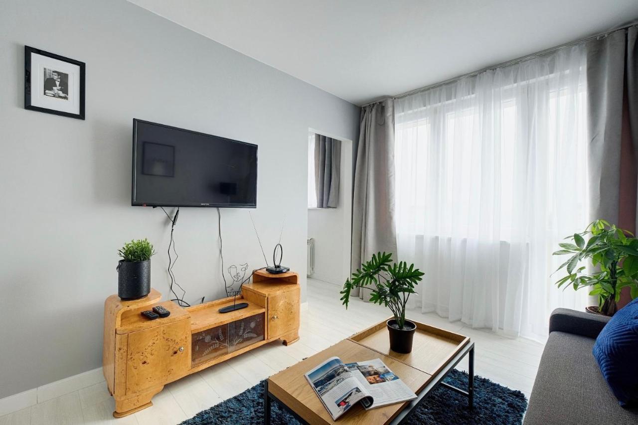 Inside Solec With Private Parking *