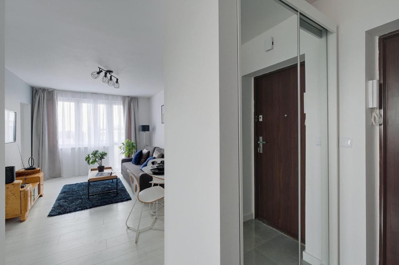 Inside Solec With Private Parking Apartment Warsaw