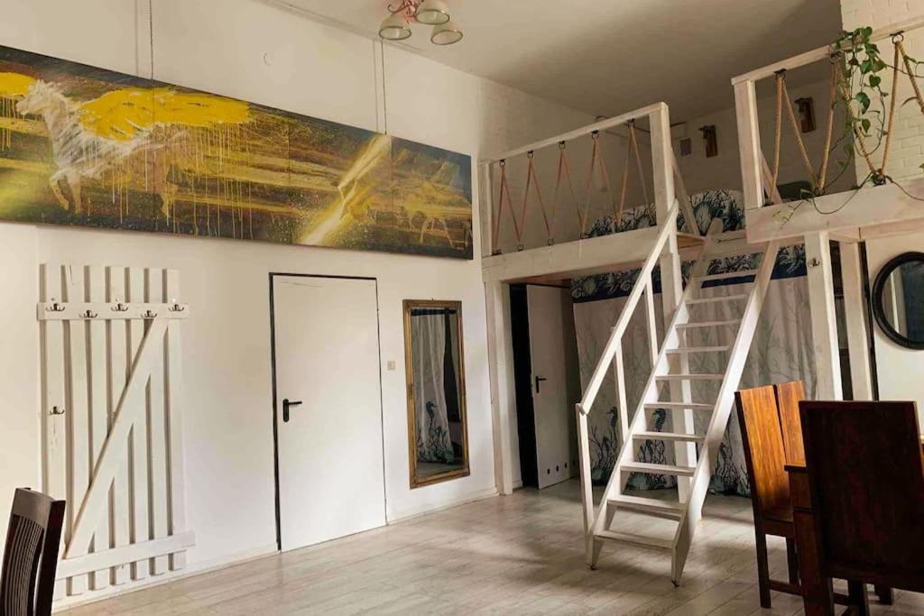 Apartment Amazing Art Loft / Centrum/ Free Parking Warsaw