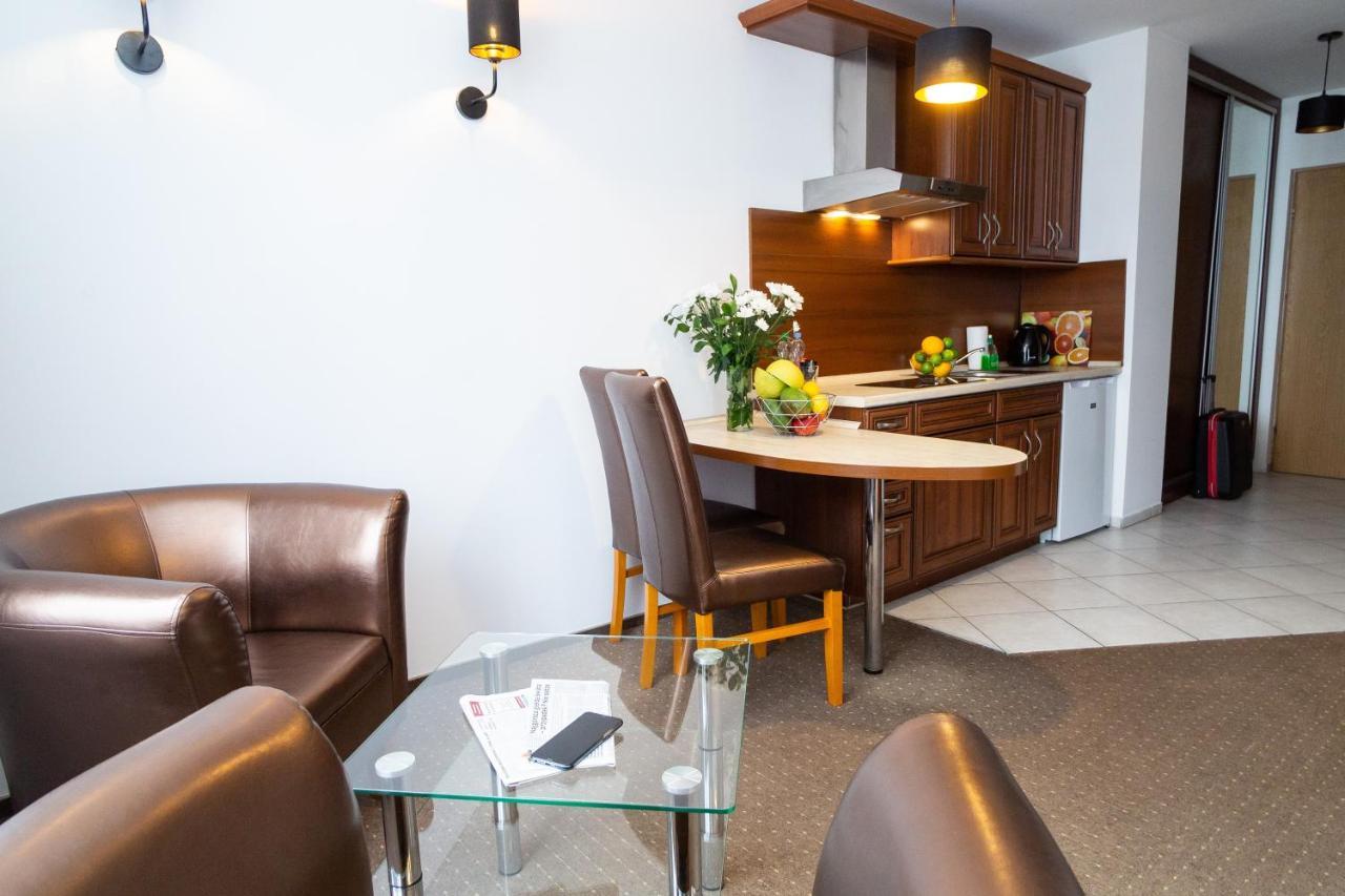 - Wilanow Aparthotel 3*
