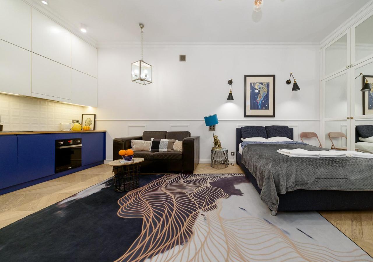 Apartment Zurawia Street
