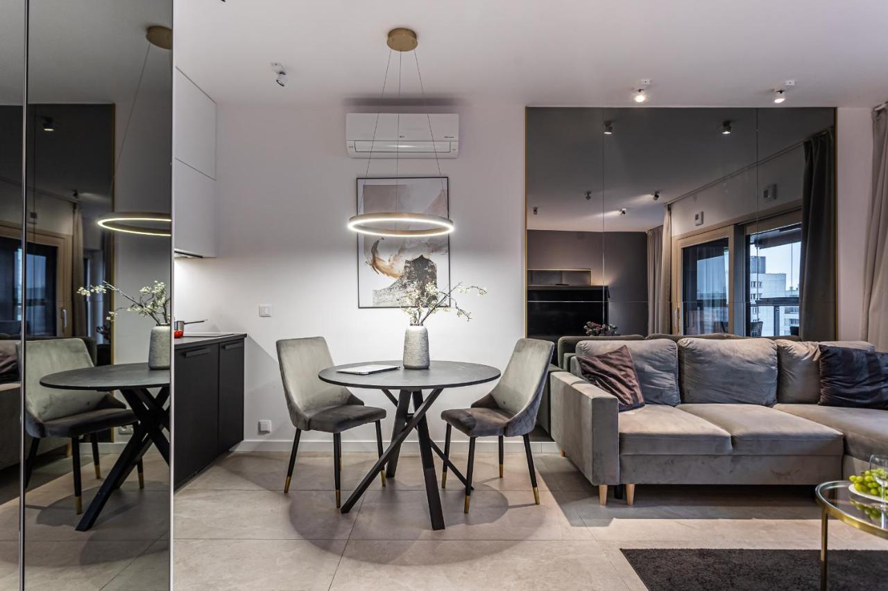 Apartamento Mennica By P&o Serviced Varsóvia