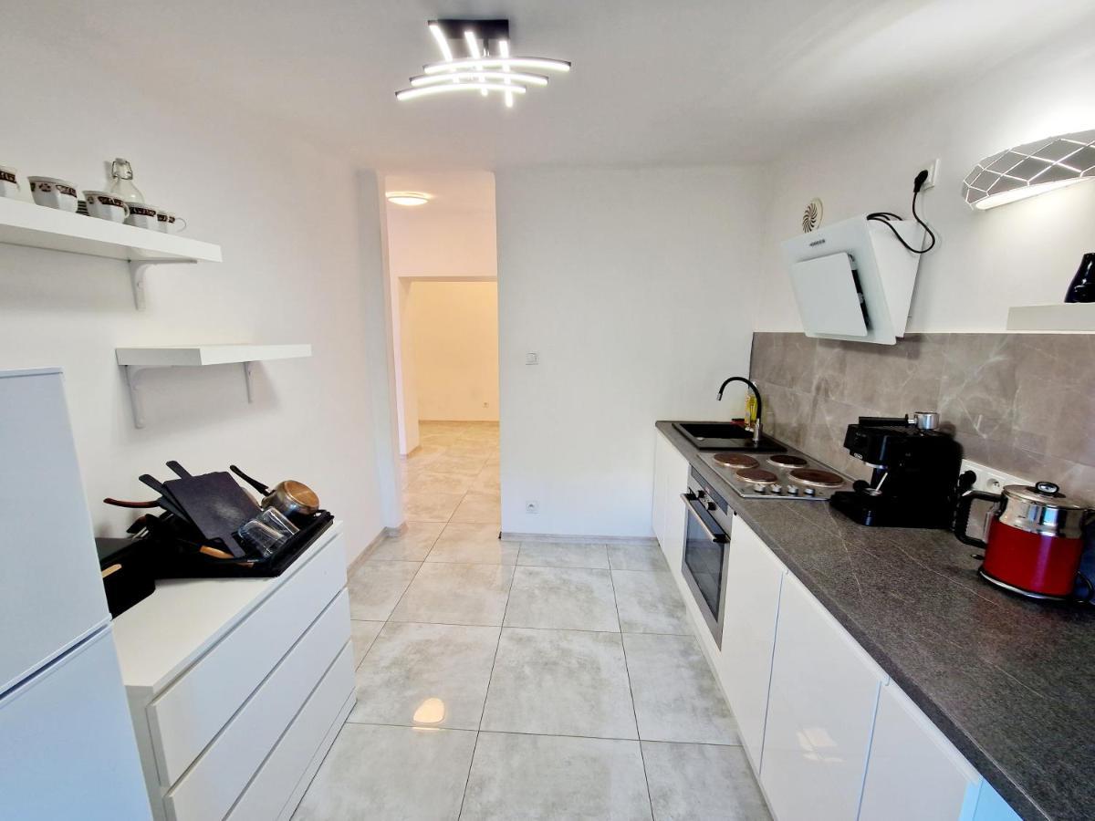 Center, 55 M2