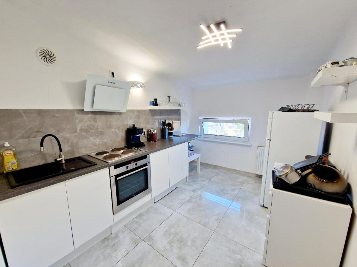 Center, 55 M2