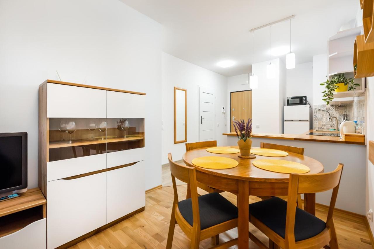 Apartment Metro Bemowo Colourful