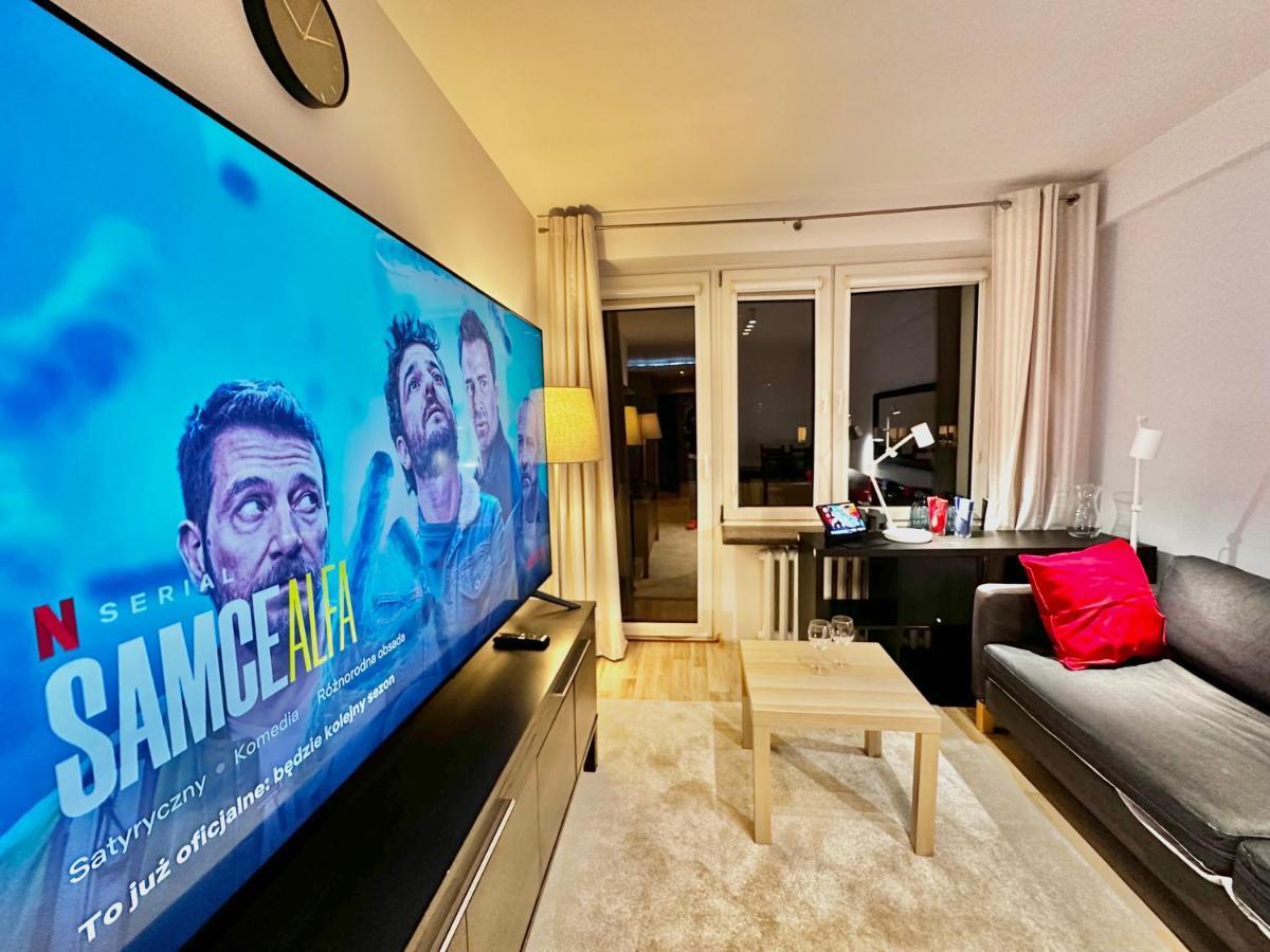 Decor 3 Metro Fast Wifi 1gbs 80'tv Hbo Appletv Apartment Warsaw