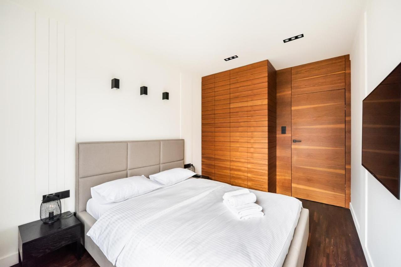 Apartment Wola Luxury Wooden