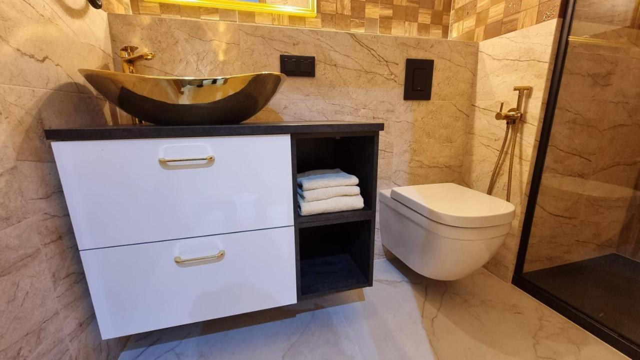 Luxury Seveeu *