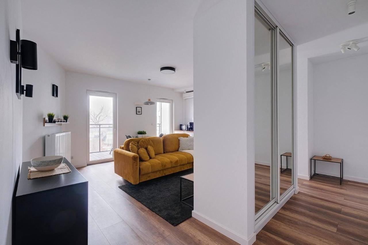 Targowa 10 Modern 2br Apt Warsaw