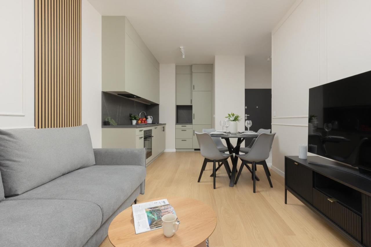 Wola Spacious Flat With Air Conditioning & Balcony By Renters * Warsaw