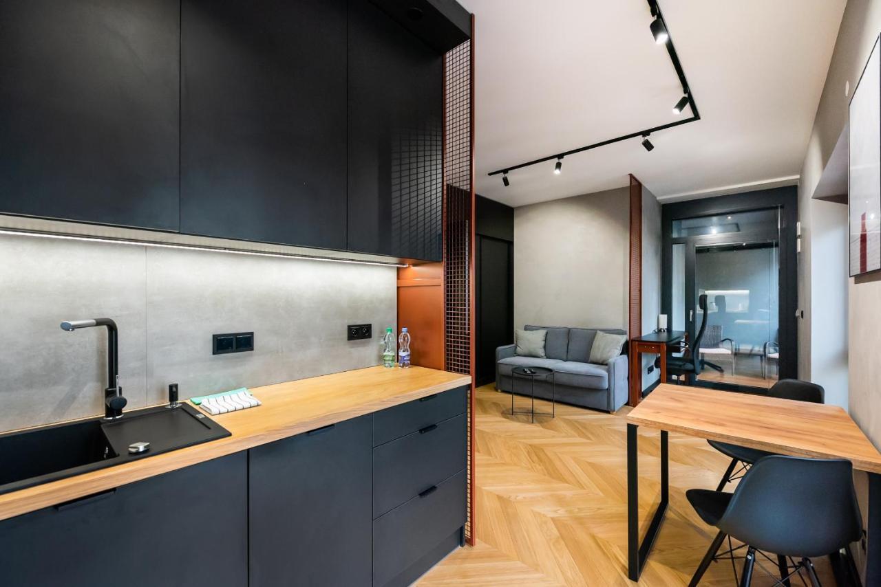 Browary Warszawskie Industrial Studio Apartment *