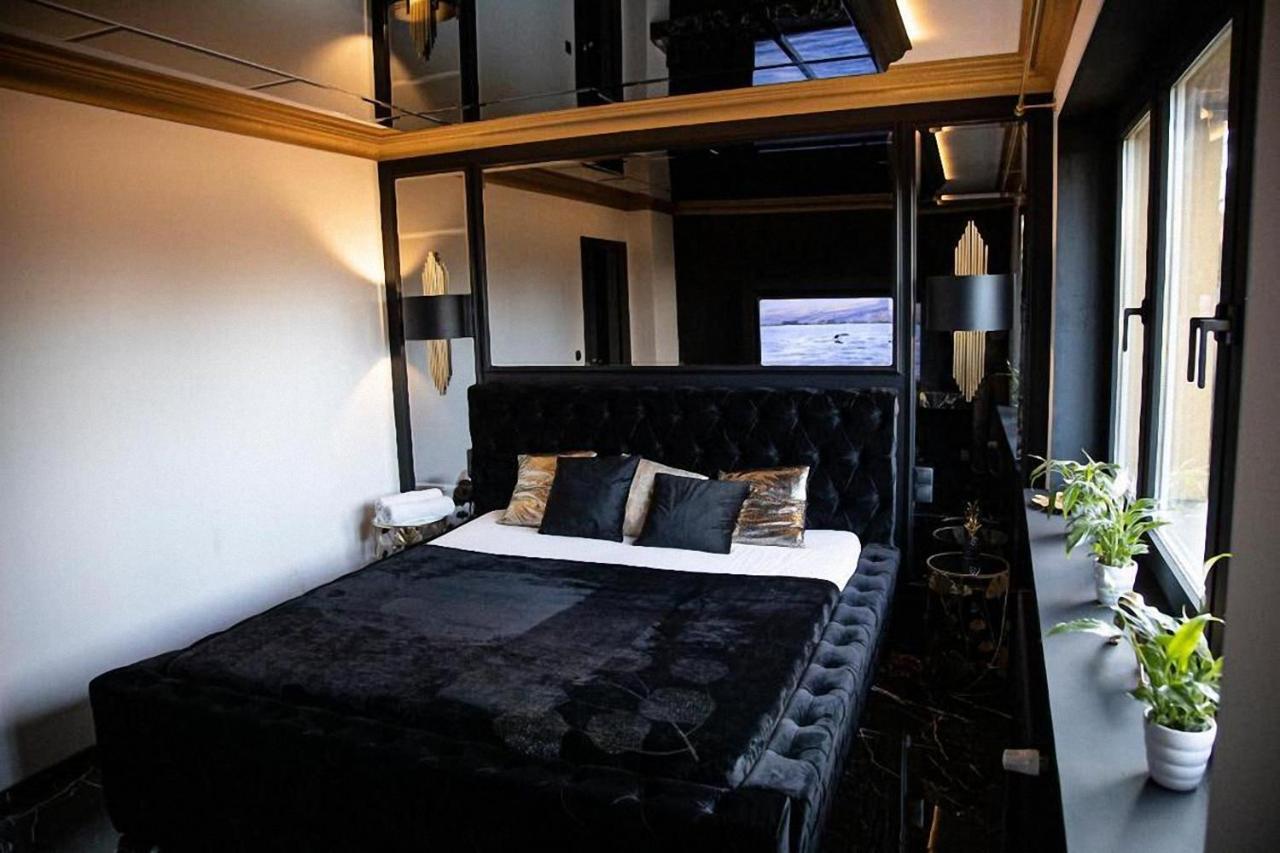 Apartament Black Night Willa Pułkowa *