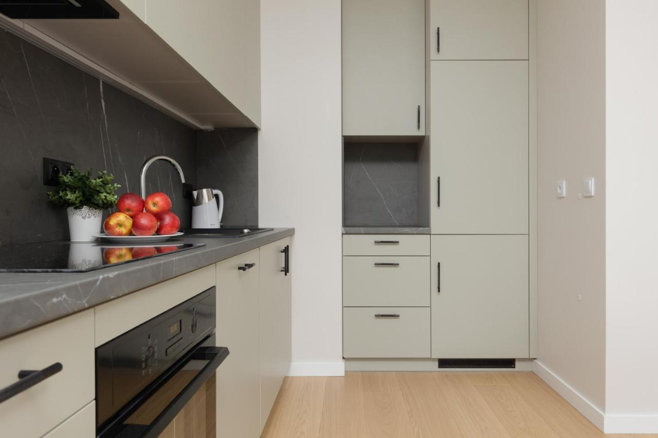 Căn hộ Wola Spacious Flat With Air Conditioning & Balcony By Renters Warsaw