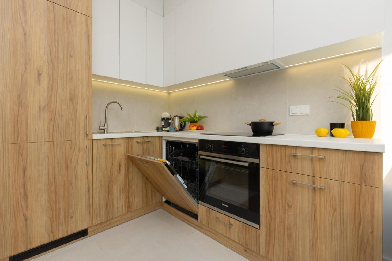 Apartment Zdziechowskiego Spacious With Parking By Renters Warschau