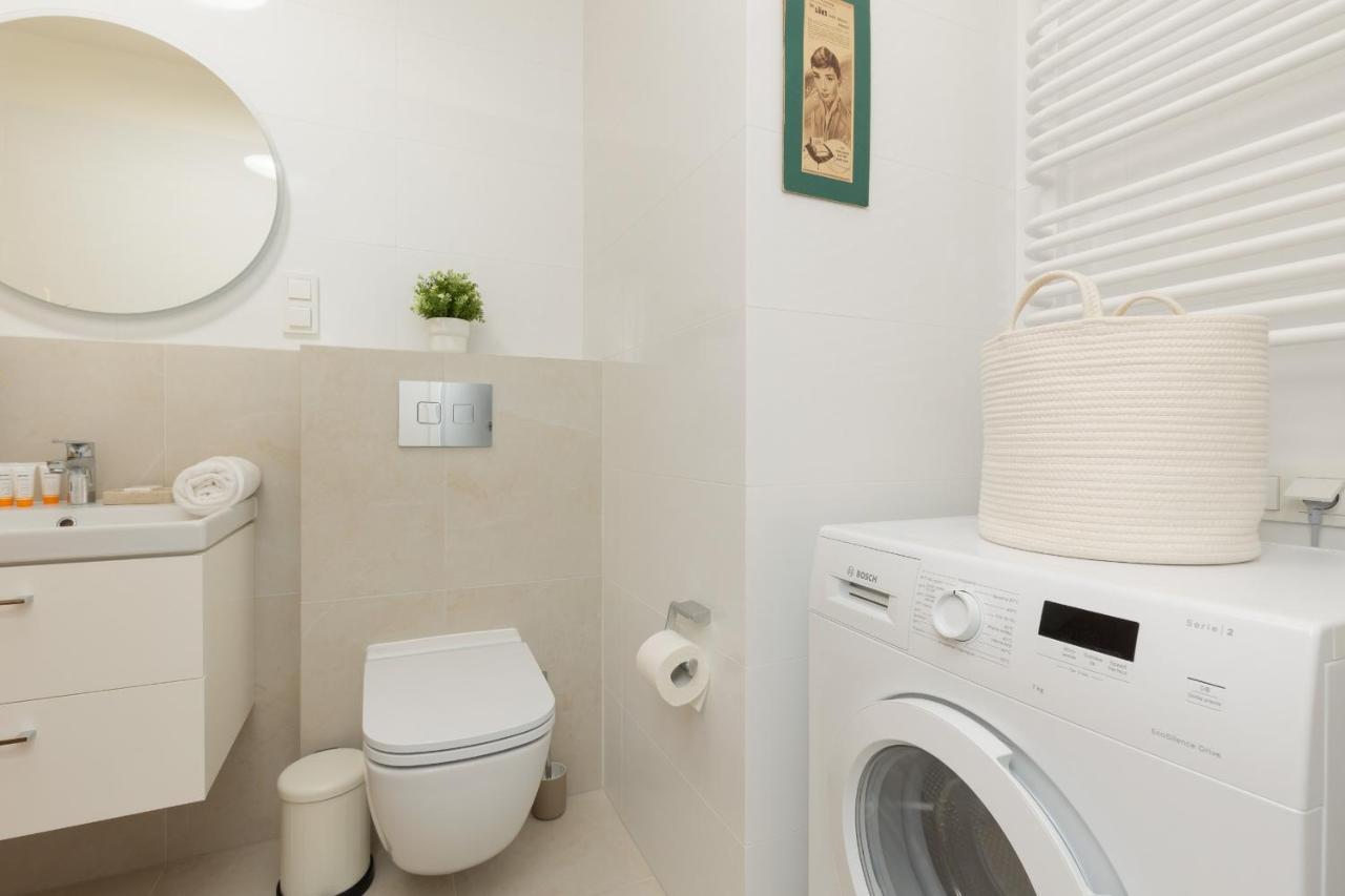 Zdziechowskiego Spacious With Parking By Renters Apartment *