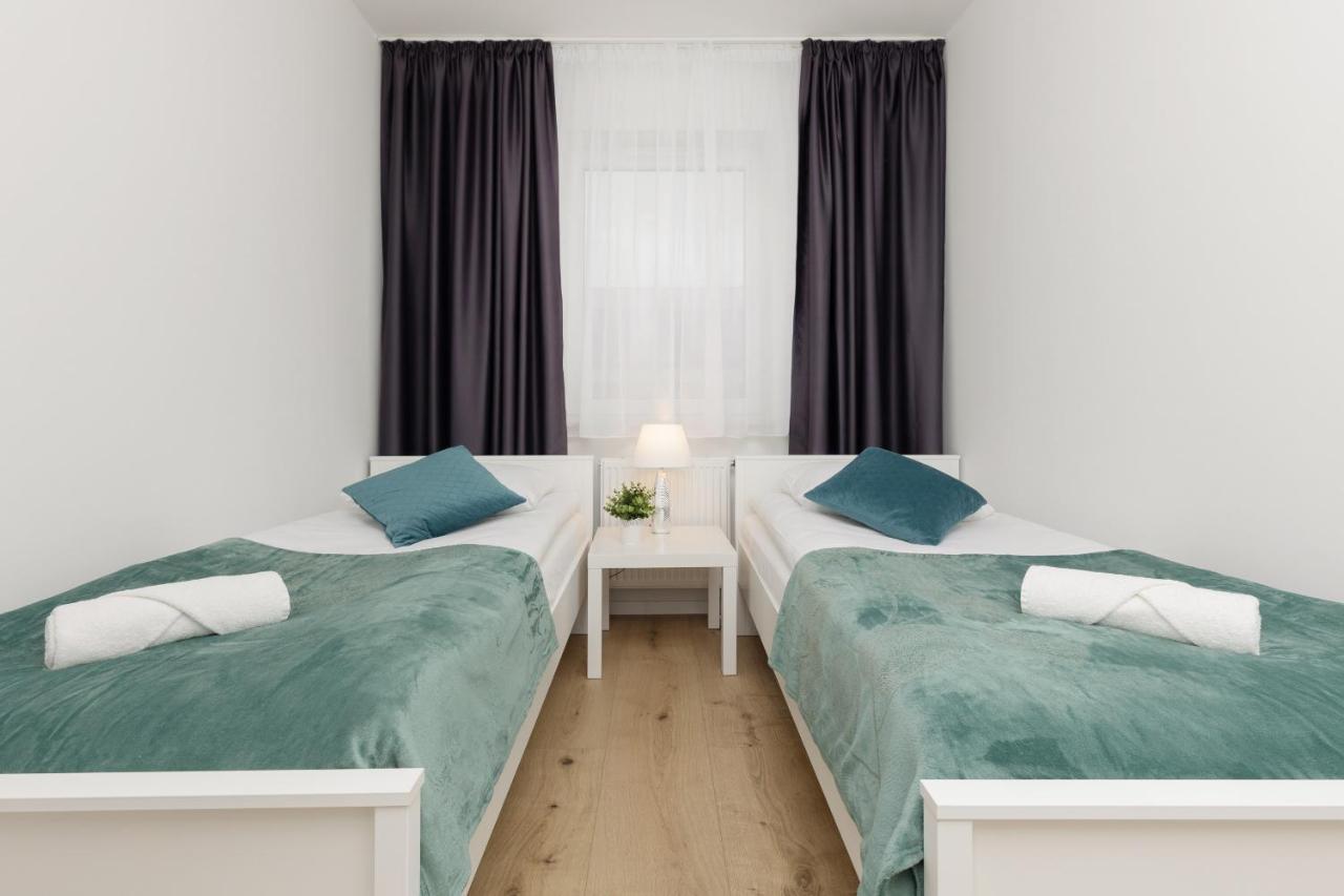 Two-bedroom Elegant With Parking Praga By Renters Apartament *
