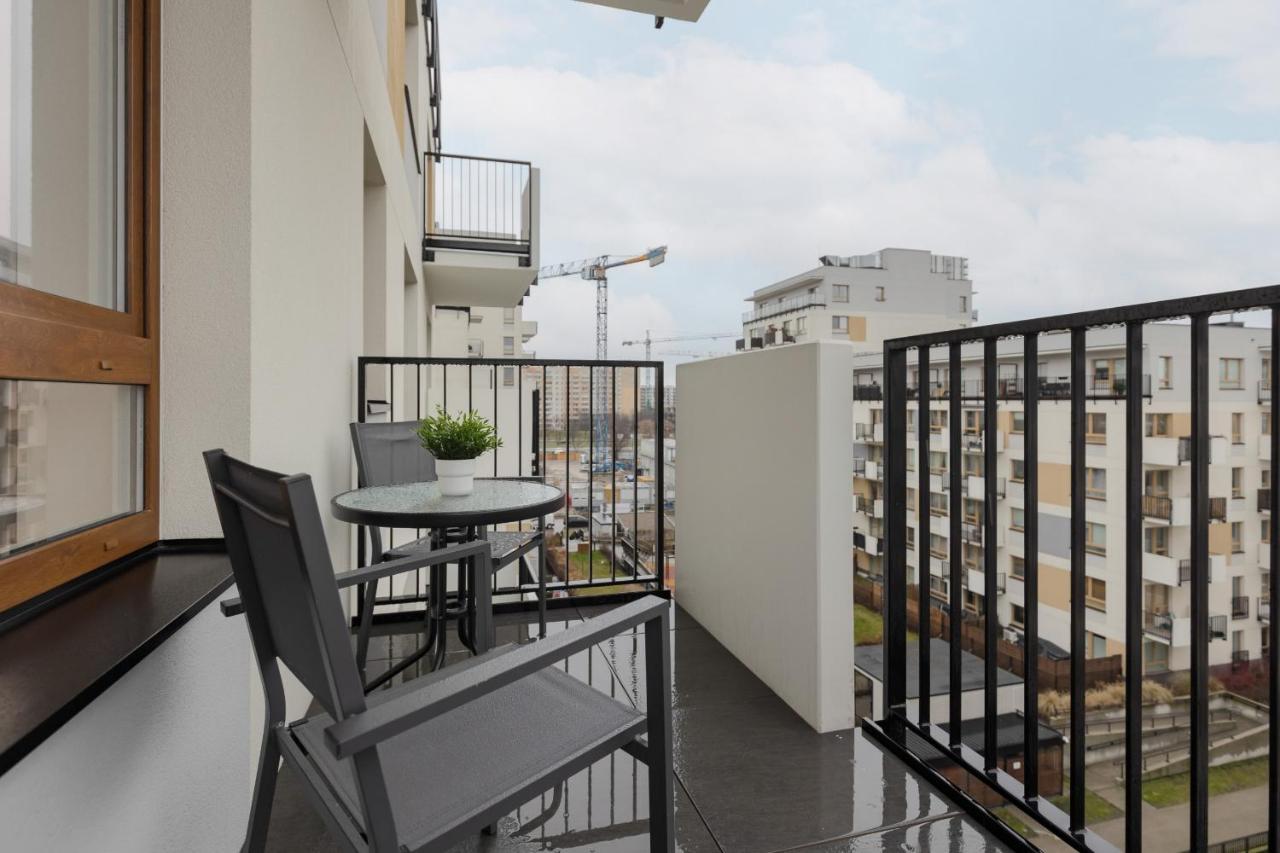 Two-bedroom Elegant With Parking Praga By Renters Apartament *
