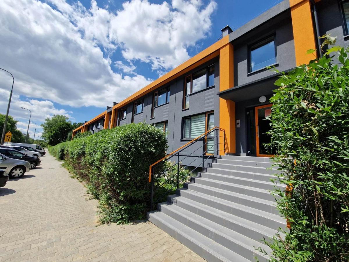 2 Min To Subway, Good Localisation, Batorego 16 A17 Apartament