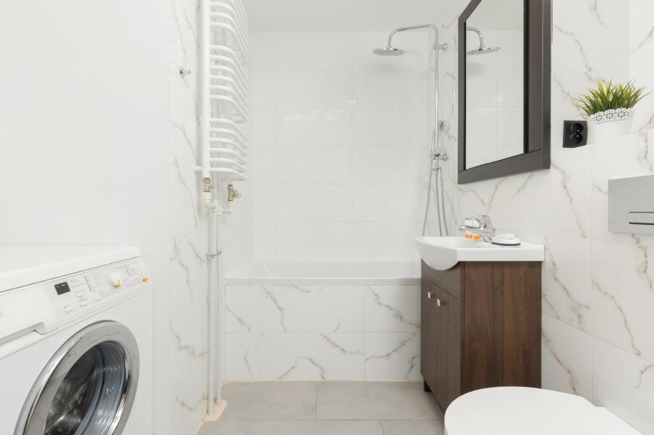 Ochota Spacious With Parking By Renters