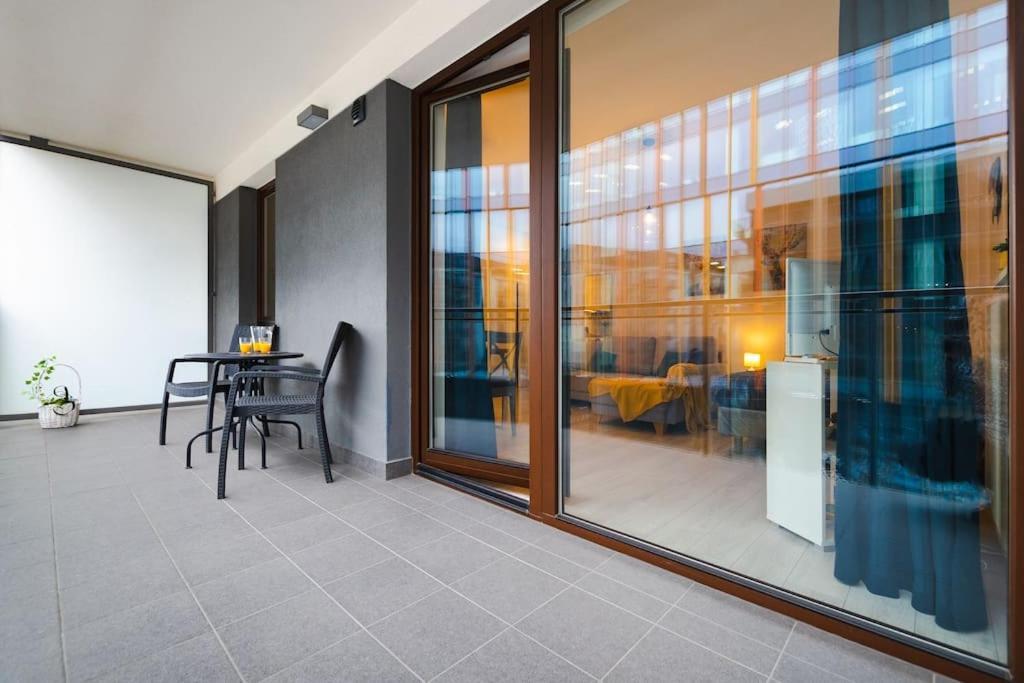 Sempre Warszawa-smart Tv-netflix-amazing Location *