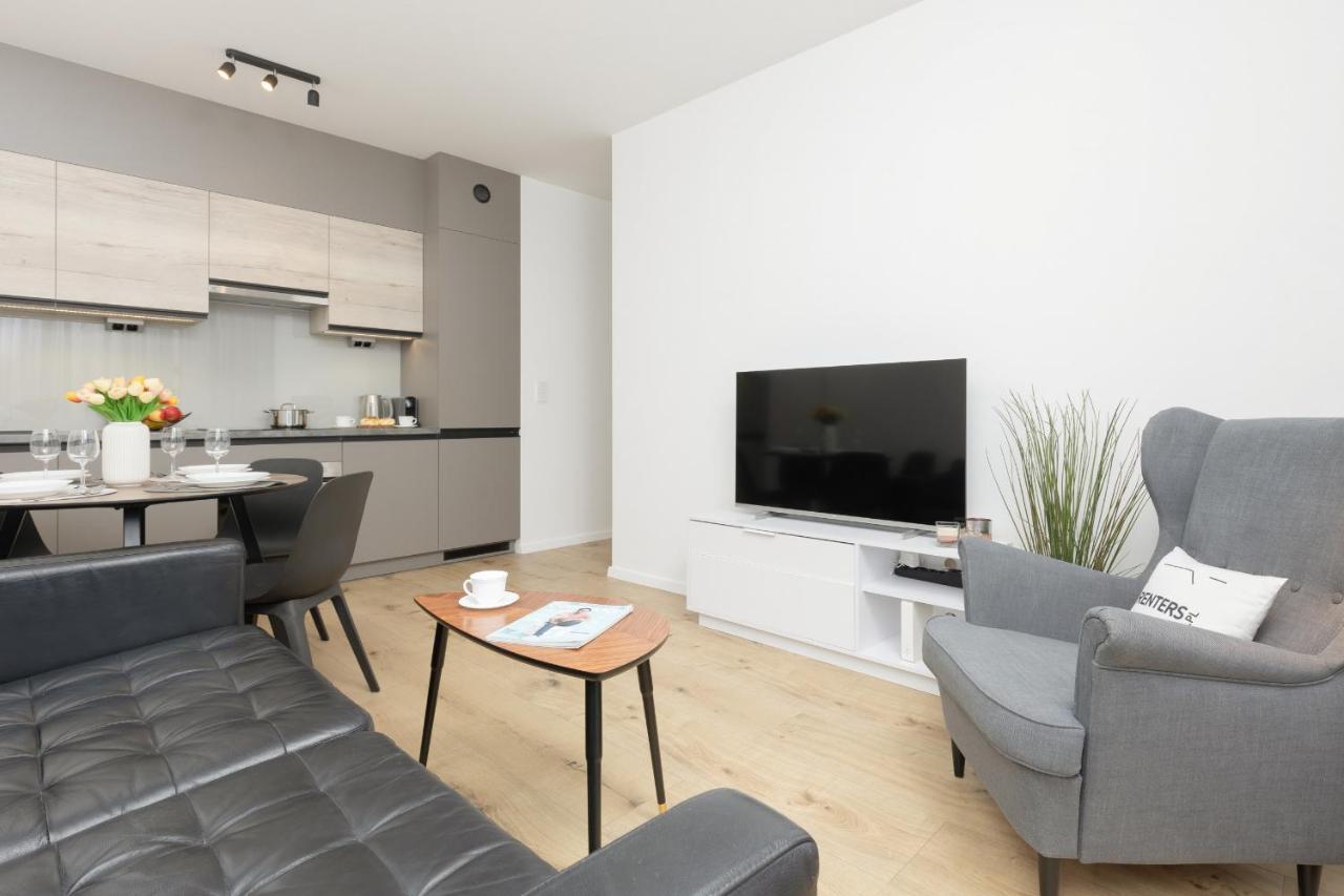 Two-bedroom Elegant With Parking Praga By Renters Apartament