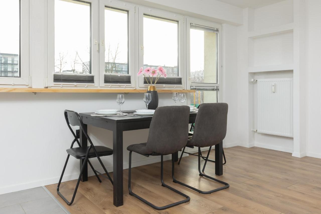 Ochota Spacious With Parking By Renters Warsaw