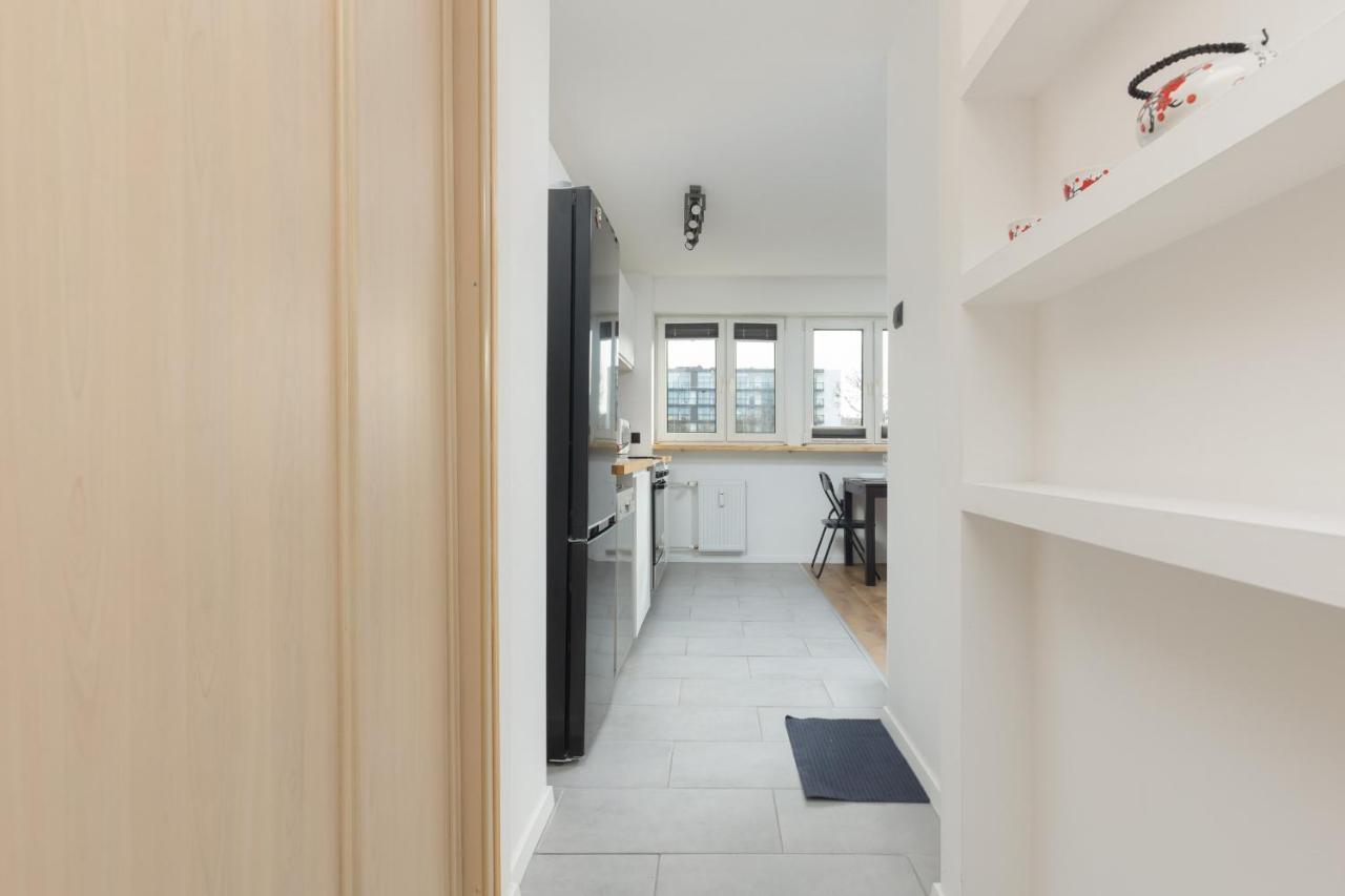 Apartment Ochota Spacious With Parking By Renters *