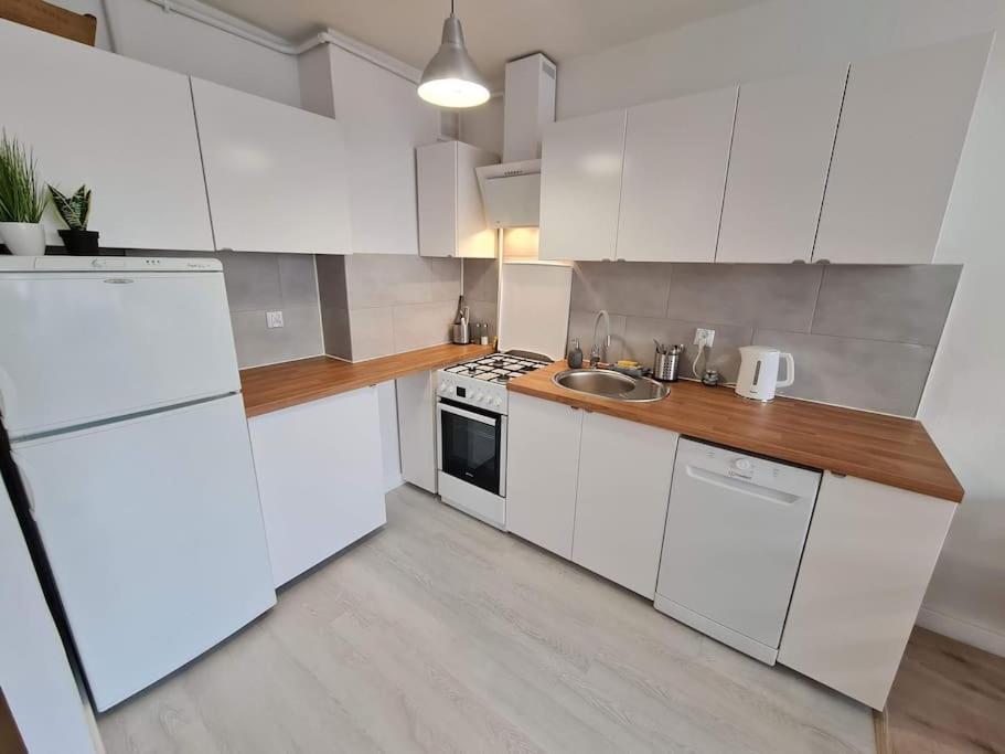 Wierzbno - Wygodny Apartament Przy Stacji Metra