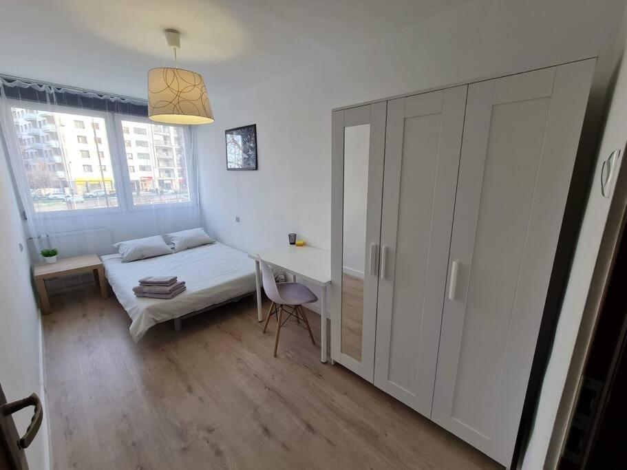 Wierzbno - Wygodny Apartament Przy Stacji Metra Căn hộ Warsaw