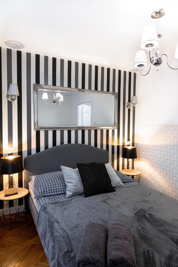 Clicktheflat Old Town Apartment