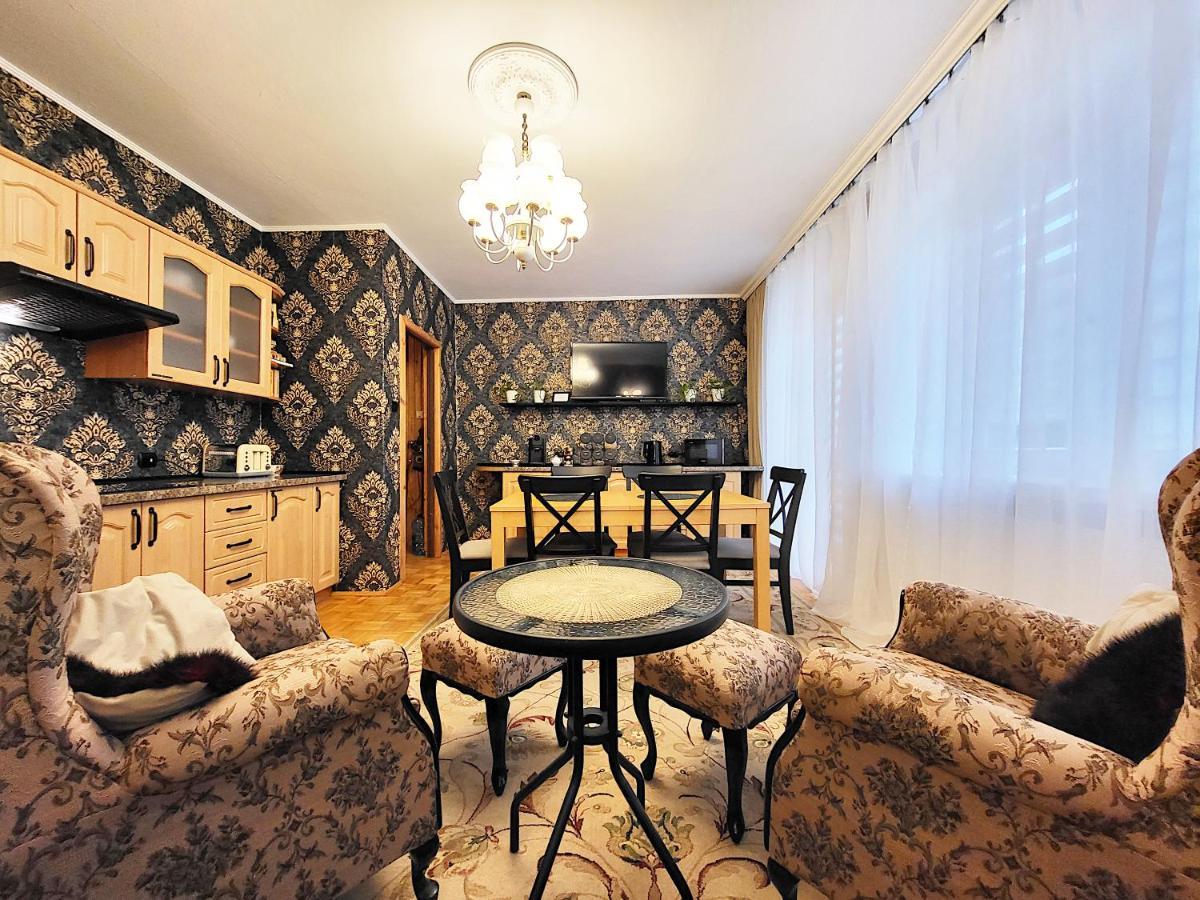 Husarska 60 Bed & Breakfast Warsaw