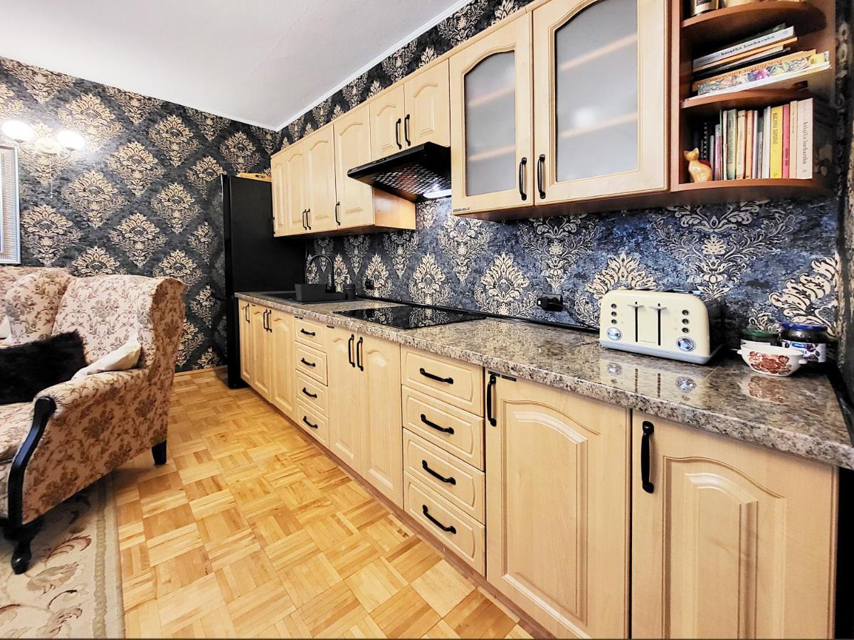 Husarska 60 Bed & Breakfast *