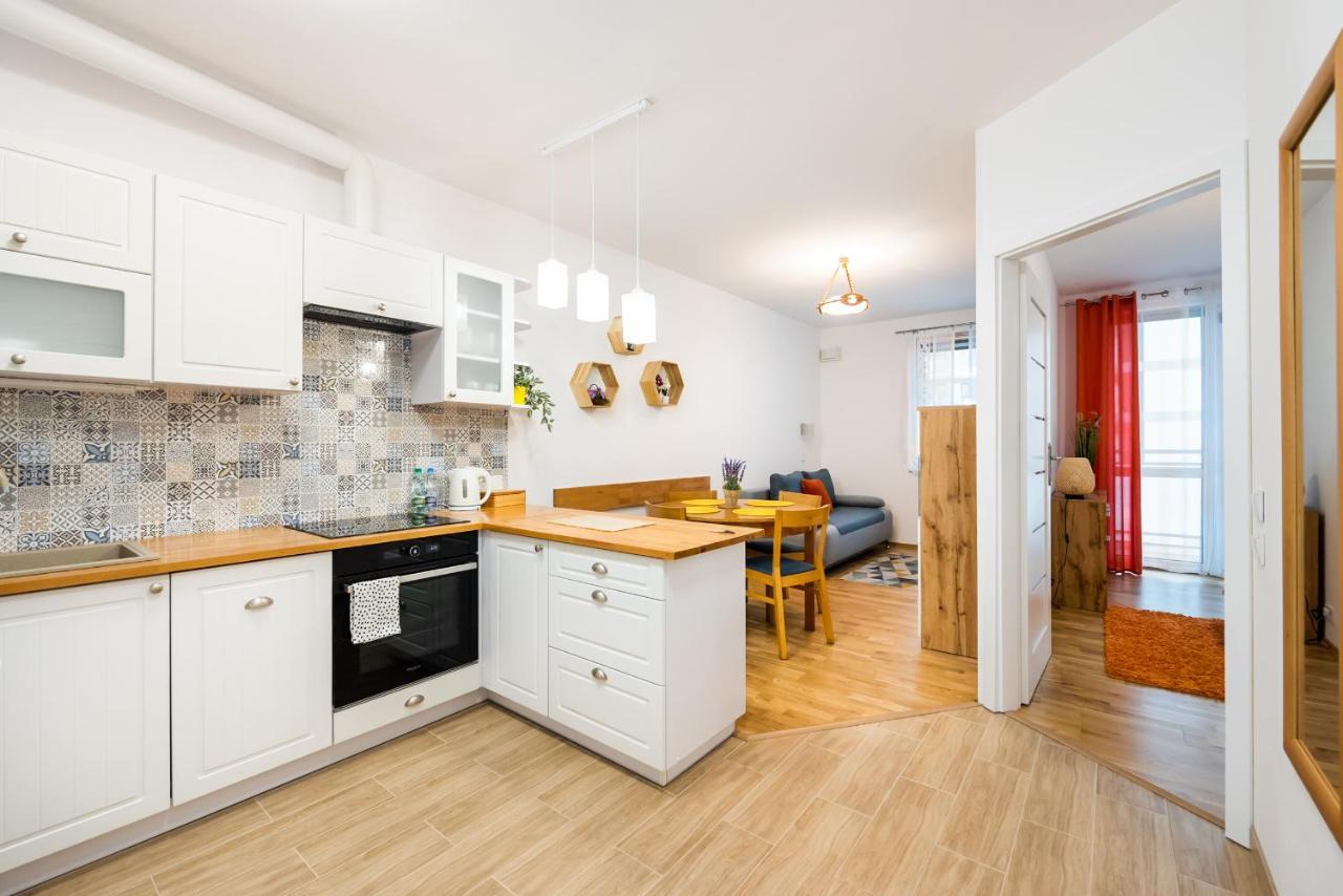 Apartment Metro Bemowo Colourful