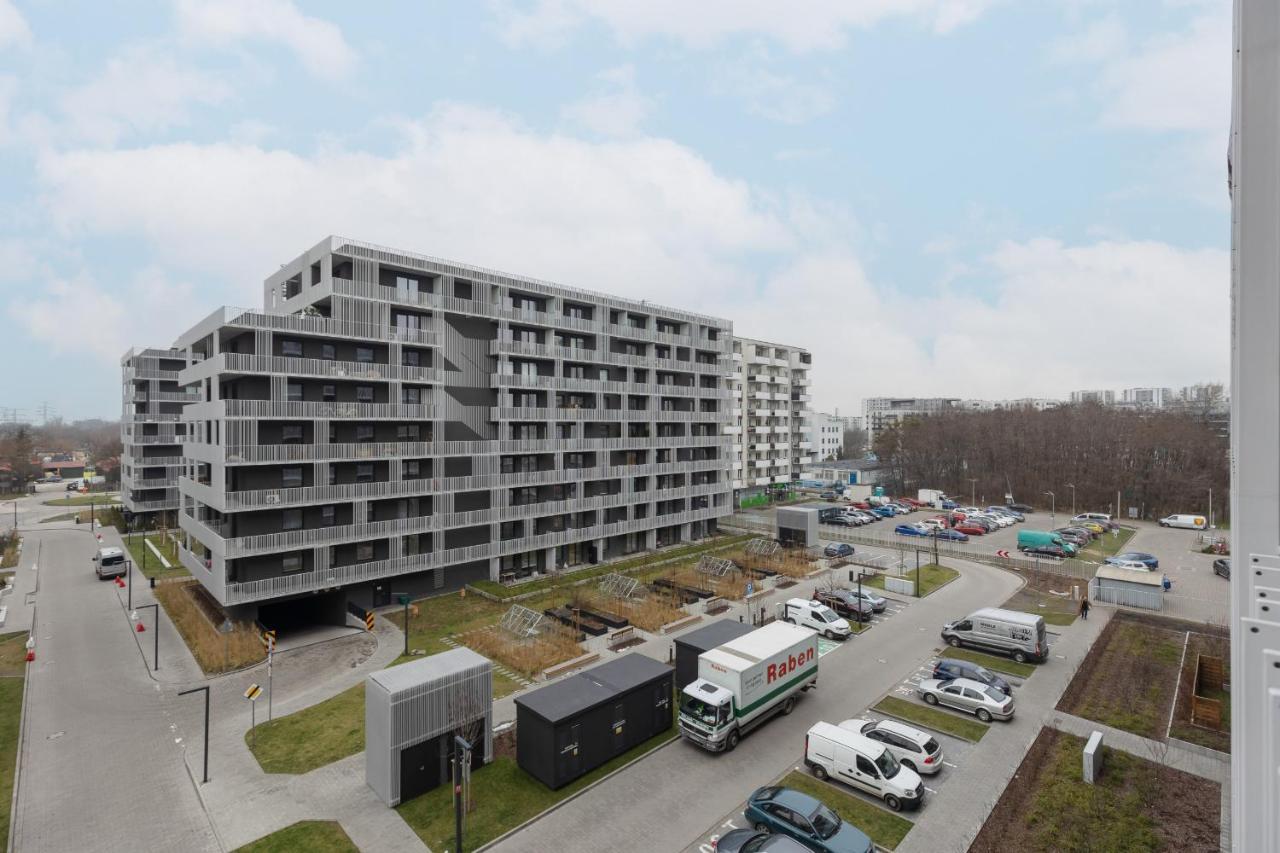 Wola Spacious Flat With Air Conditioning & Balcony By Renters * Warsaw