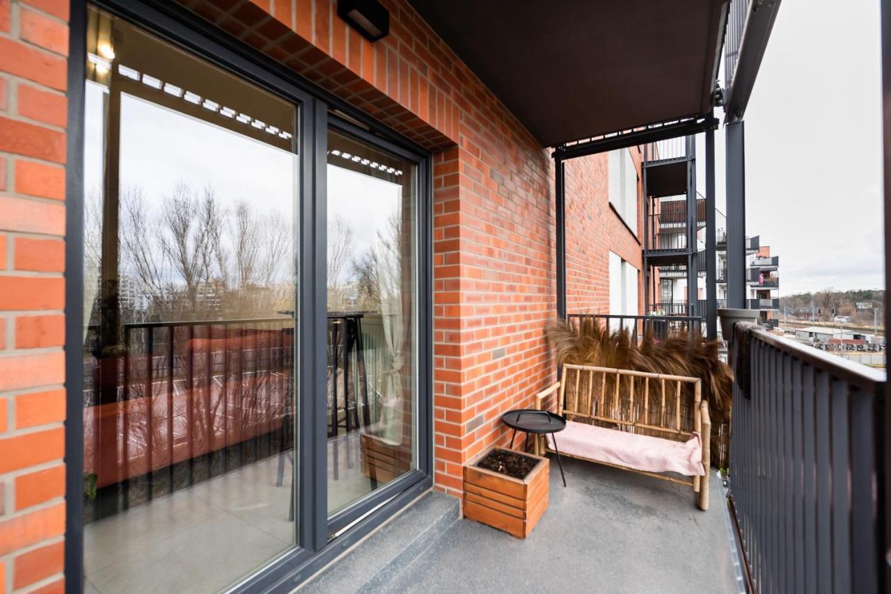 Bohema Place - Metro Szwedzka Apartment *