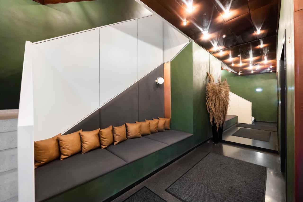Browary Warszawskie Industrial Studio Apartment Warsaw