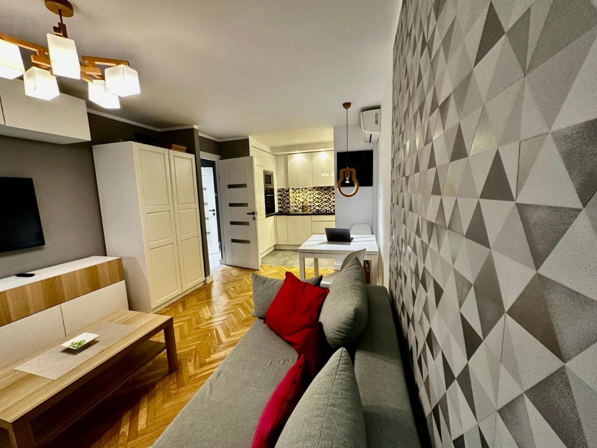 5 Air Condition Wifi 75'tv Netflix Hbo Appletv Warsaw