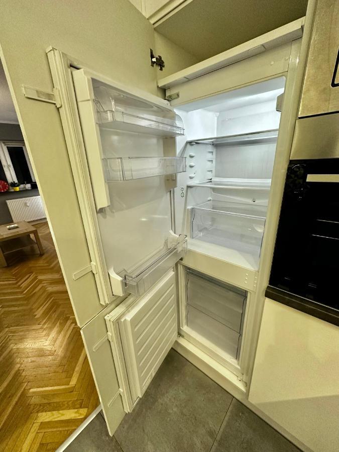 5 Air Condition Wifi 75'tv Netflix Hbo Appletv Apartament *
