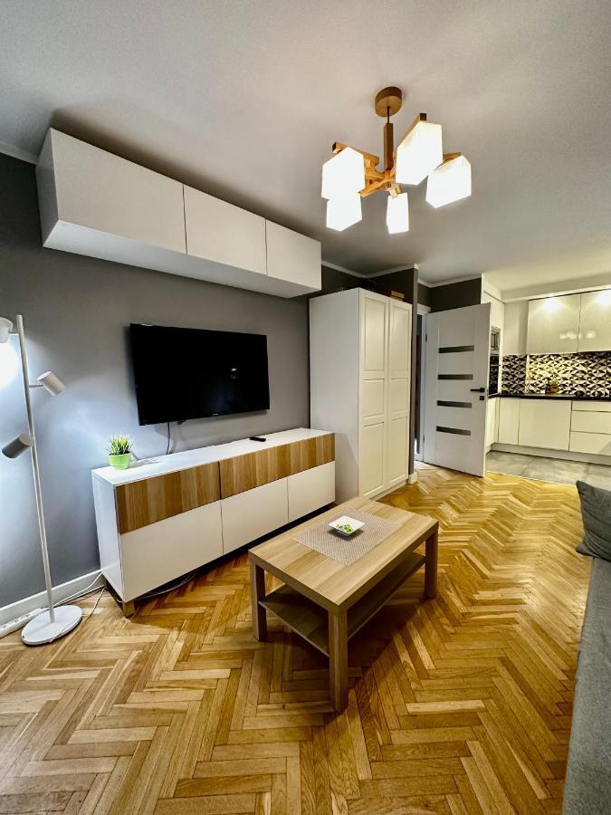 5 Air Condition Wifi 75'tv Netflix Hbo Appletv * Warsaw