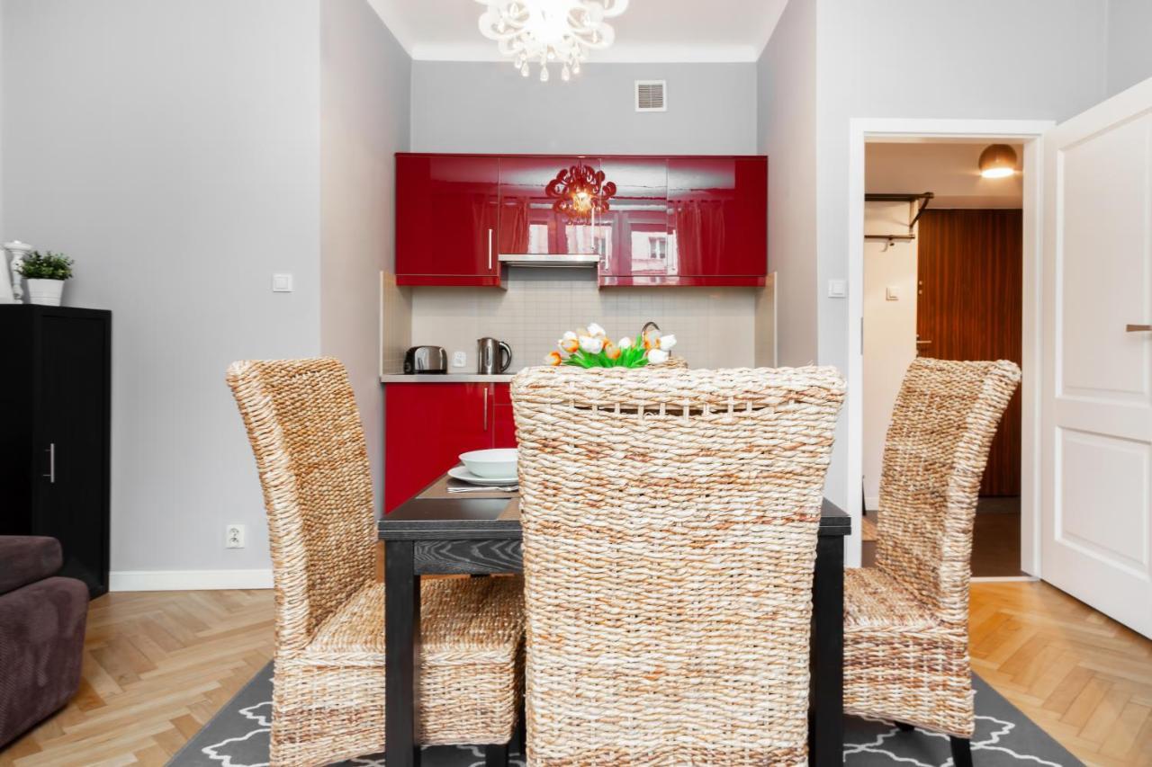 Stars Center By Renters Apartament *