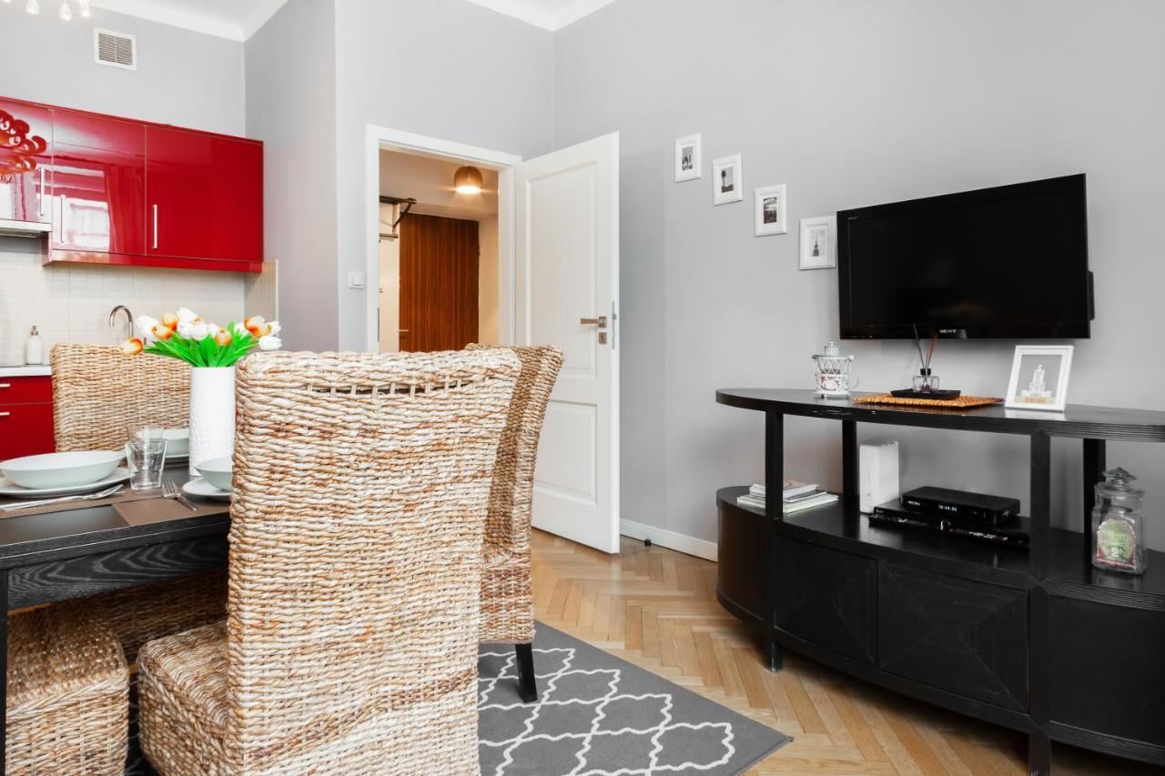Stars Center By Renters *