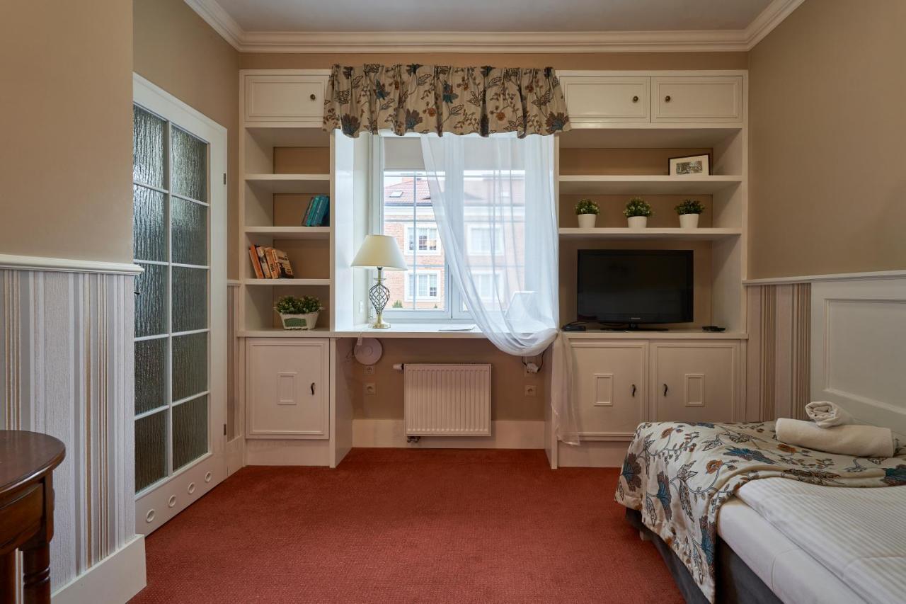 Bed & Breakfast American House Hennela Warsaw