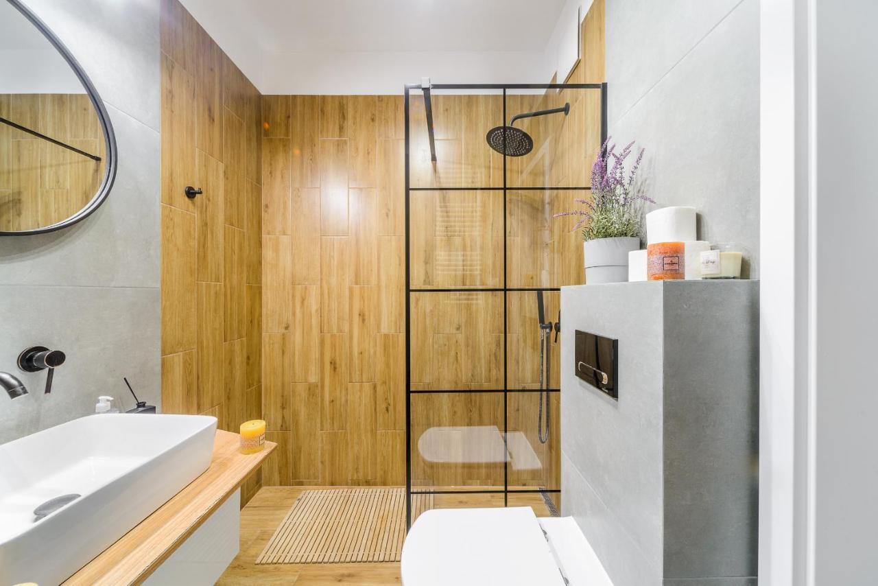 Modern With Access To The Pool Near Rondo Daszynskiego Station * Warsaw