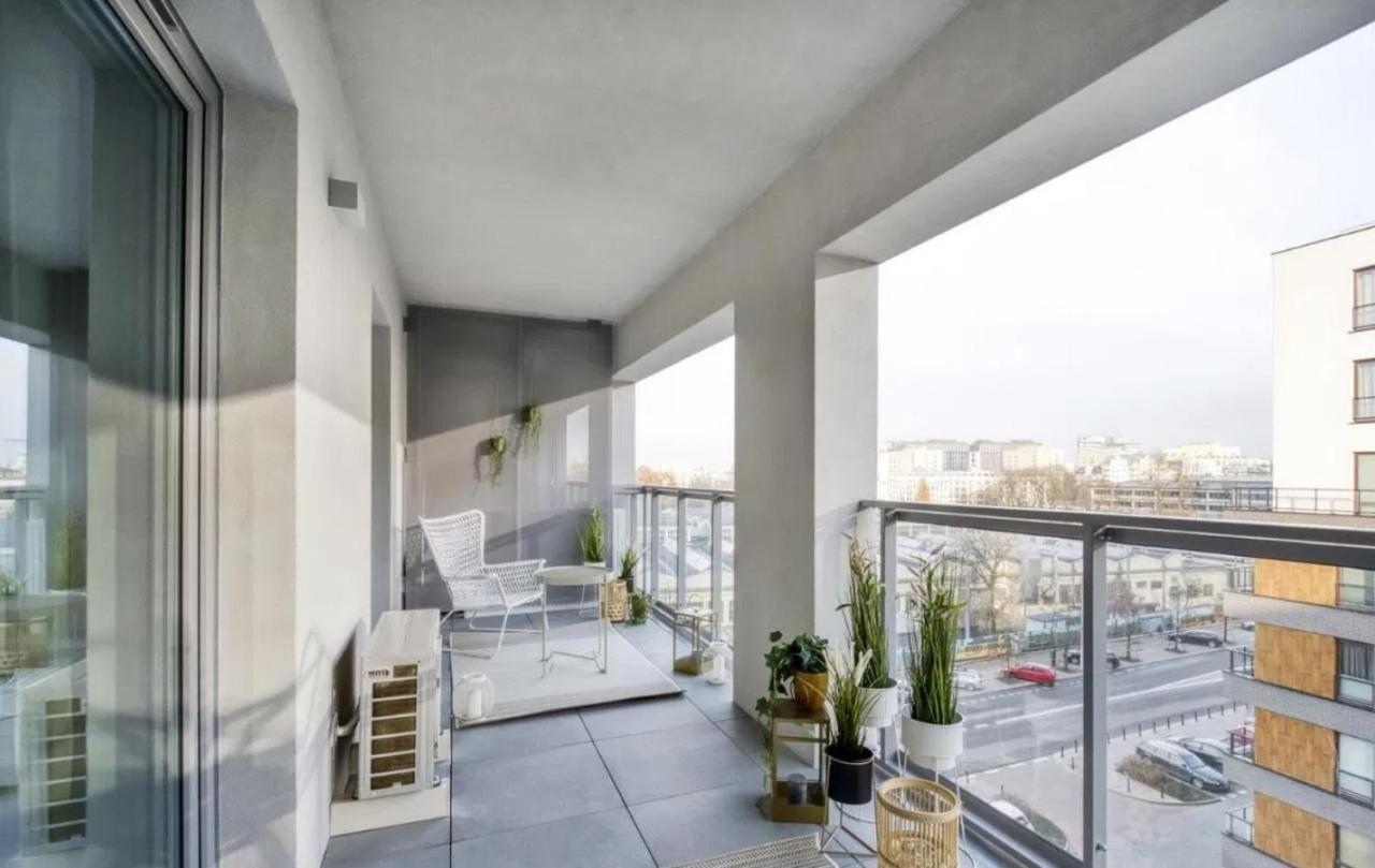 Modern With Access To The Pool Near Rondo Daszynskiego Station Apartamento *